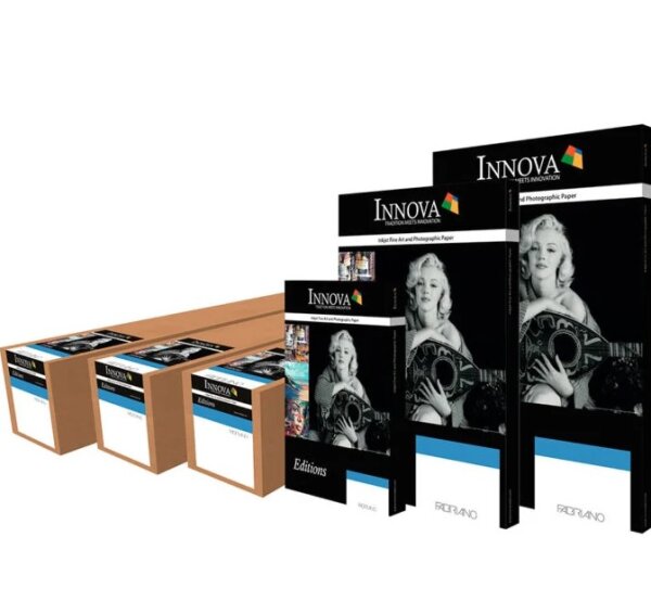 Verschiedene Größen von Innova Fine Art und Photographic Paper Verpackungen mit Schwarz-Weiß-Fotografie einer Person mit Filmrolle